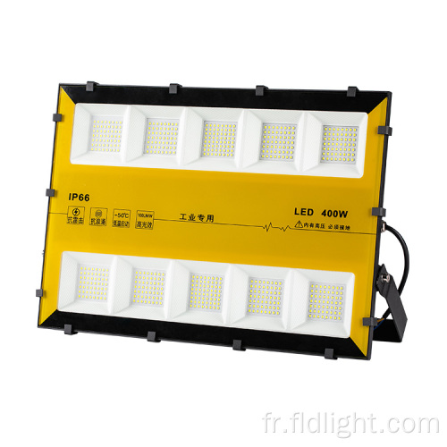 Projecteur extérieur de bonne stabilité pour court de tennis